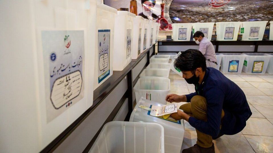  آماده سازی صندوق‌های اخذ رای