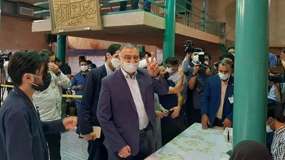 زاکانی رای خود را در صندوق حسینه جماران انداخت