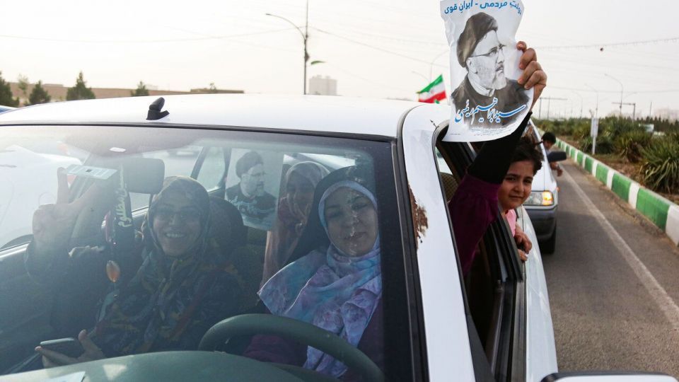 کاروان خودرویی هواداران رئیسی در قم