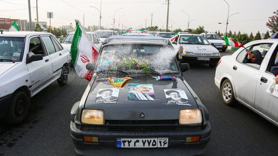 کاروان خودرویی هواداران رئیسی در قم