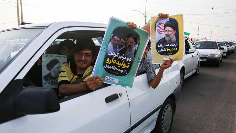 کاروان خودرویی هواداران رئیسی در قم