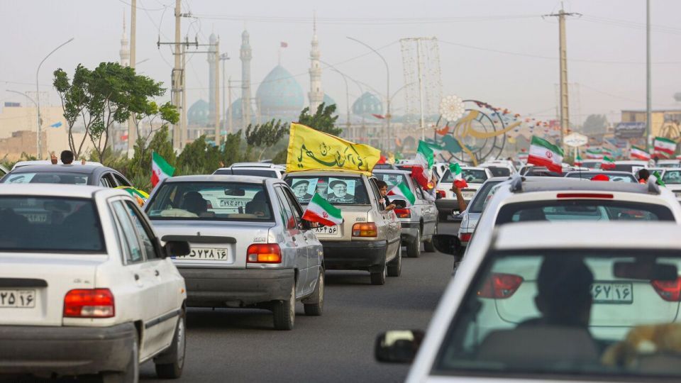 کاروان خودرویی هواداران رئیسی در قم