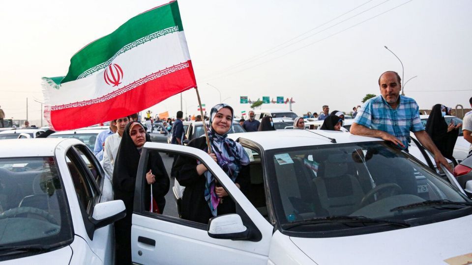 کاروان خودرویی هواداران رئیسی در قم