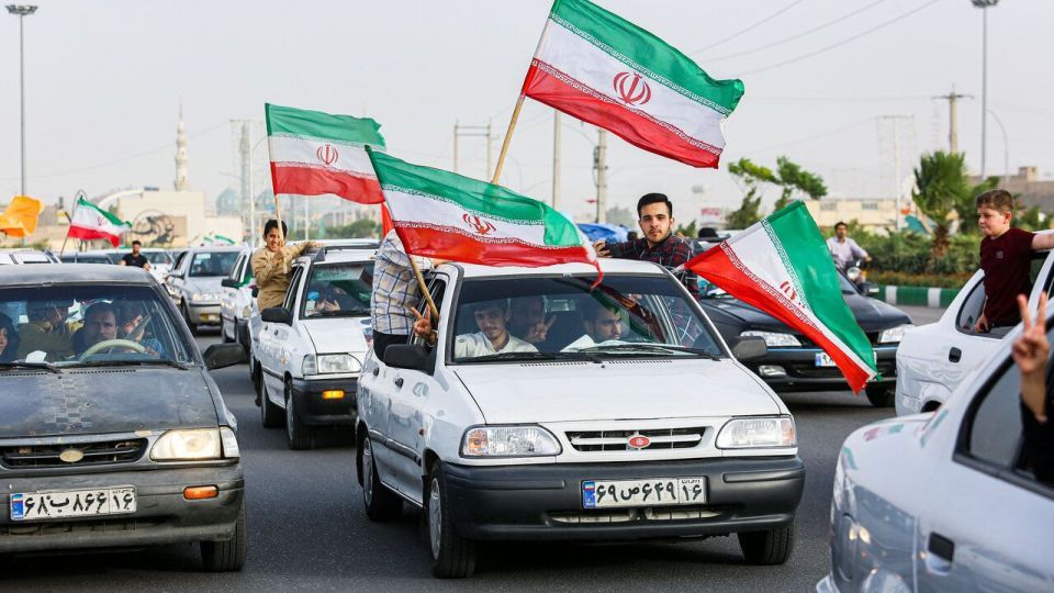 کاروان خودرویی هواداران رئیسی در قم