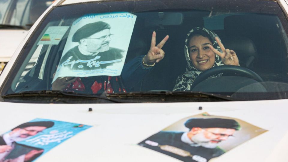 کاروان خودرویی هواداران رئیسی در قم