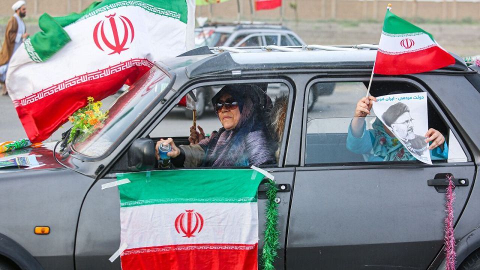 کاروان خودرویی هواداران رئیسی در قم