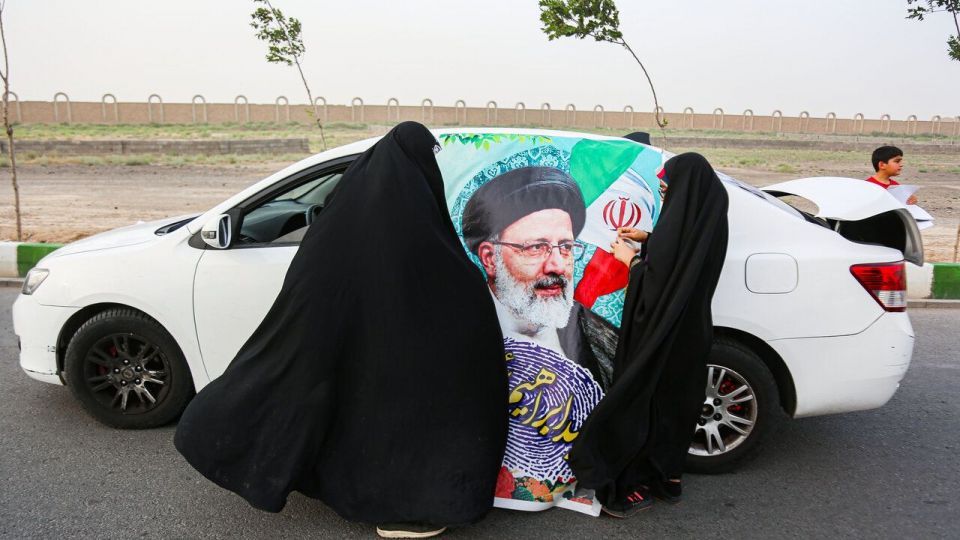کاروان خودرویی هواداران رئیسی در قم