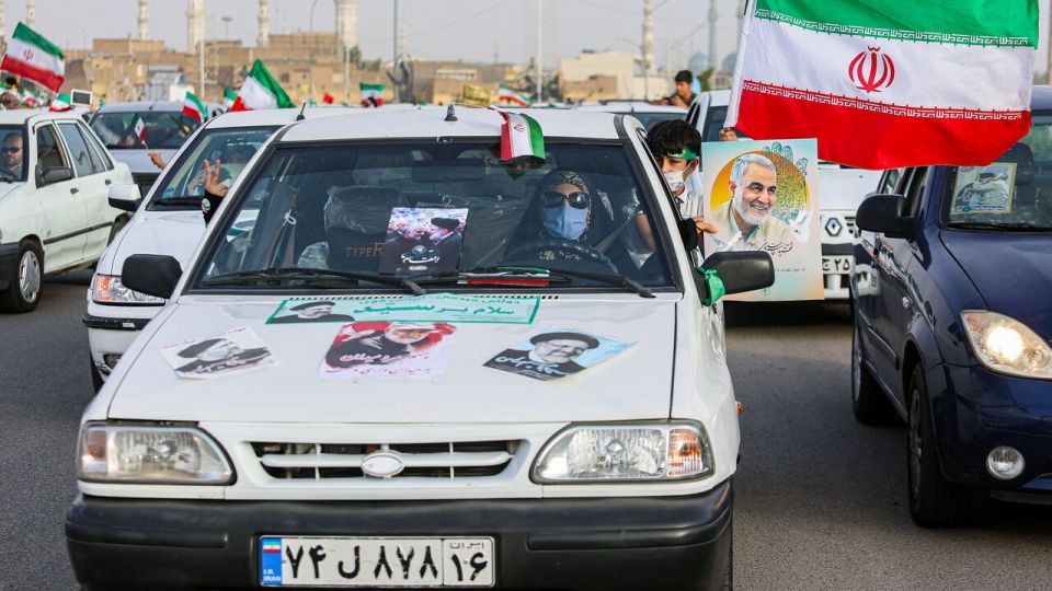 کاروان خودرویی هواداران رئیسی در قم