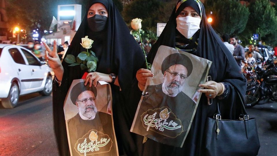 جشن پیروزی هواداران آیت‌الله رئیسی - میدان ولیعصر (عج)