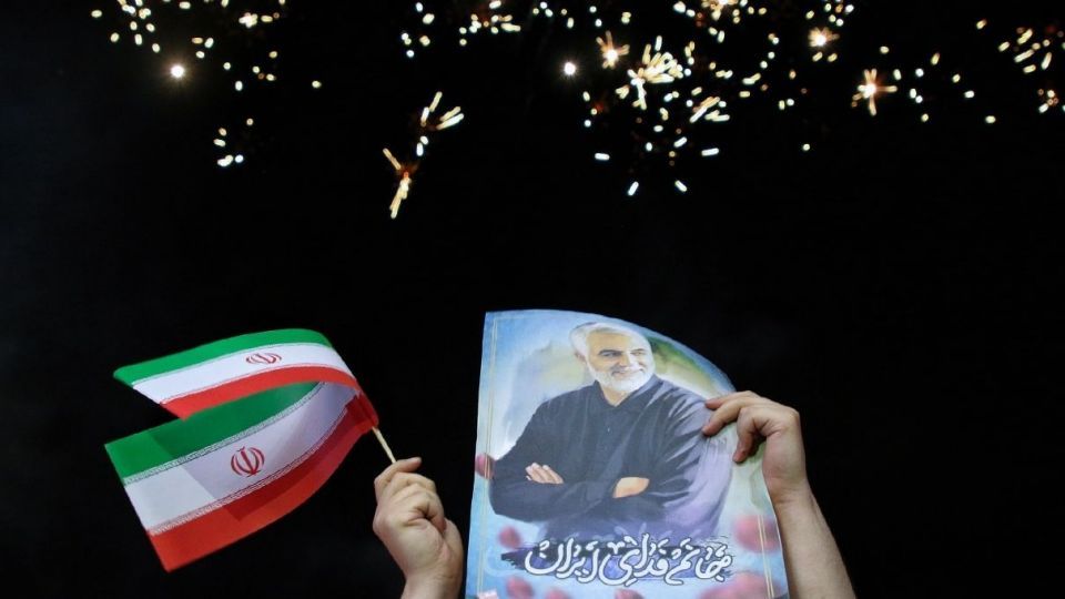 جشن پیروزی هواداران آیت‌الله رئیسی - میدان ولیعصر (عج)