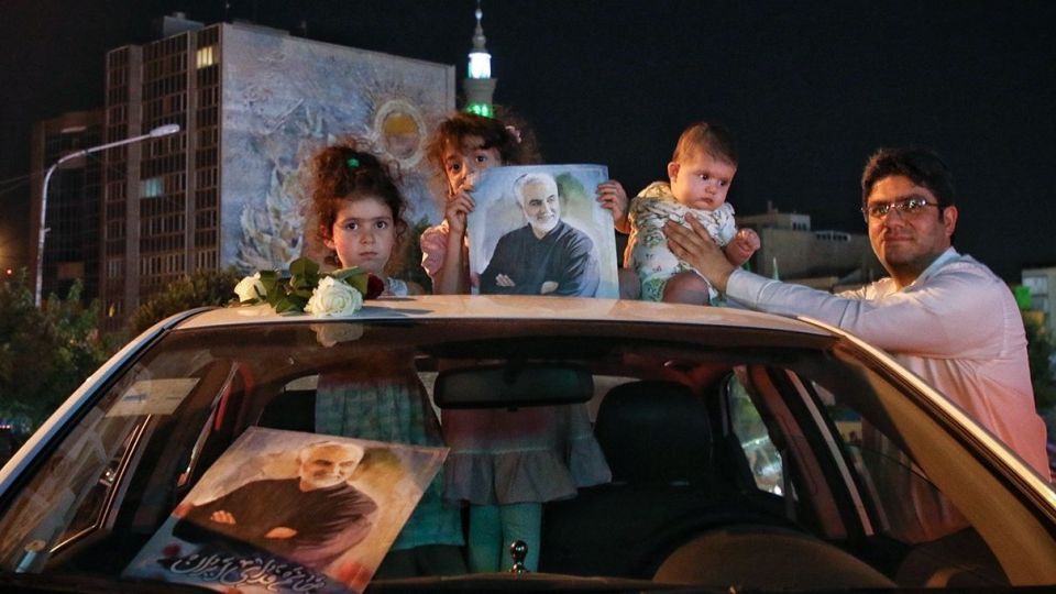 جشن پیروزی هواداران آیت‌الله رئیسی - میدان ولیعصر (عج)