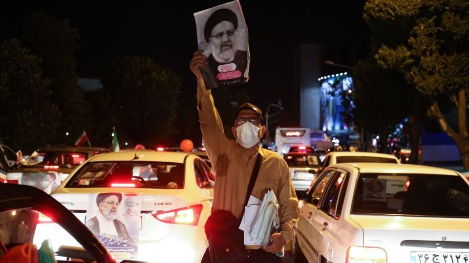 جشن پیروزی هواداران آیت‌الله رئیسی - میدان ولیعصر (عج)