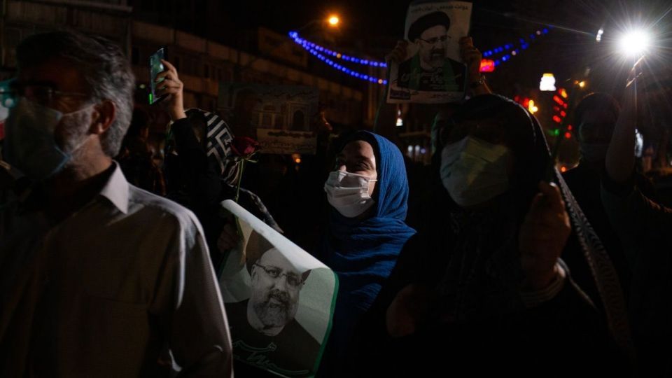 جشن پیروزی هواداران آیت‌الله رئیسی - میدان ولیعصر (عج)