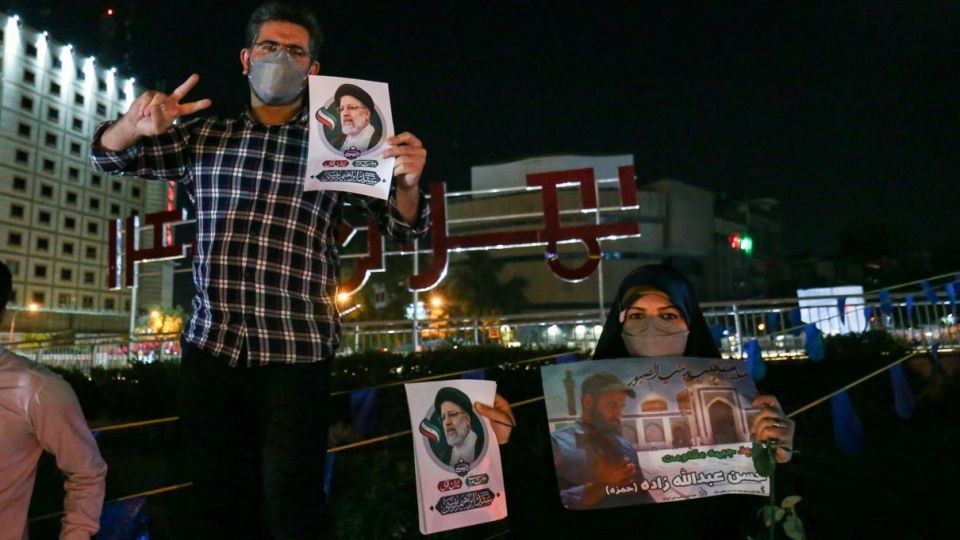 جشن پیروزی هواداران آیت‌الله رئیسی - میدان ولیعصر (عج)