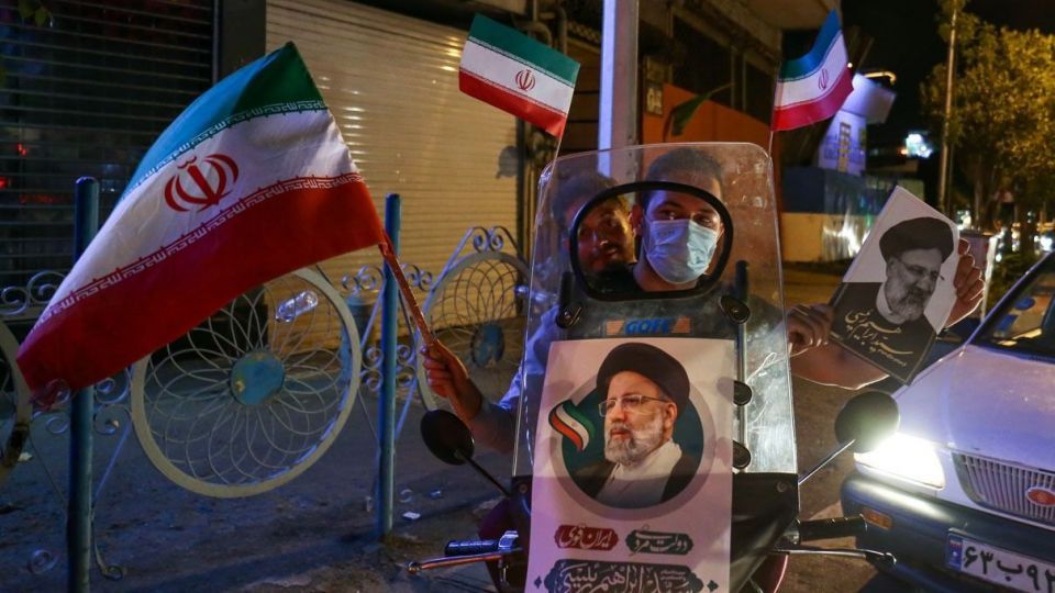 جشن پیروزی هواداران آیت‌الله رئیسی - میدان ولیعصر (عج)