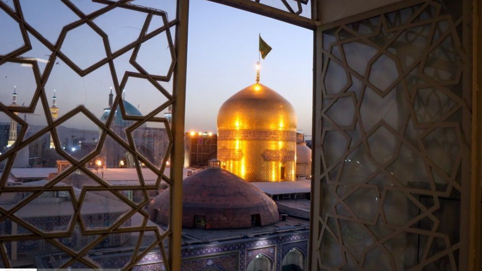 نقاره‌زنی در آستانه میلاد حضرت رضا(ع)