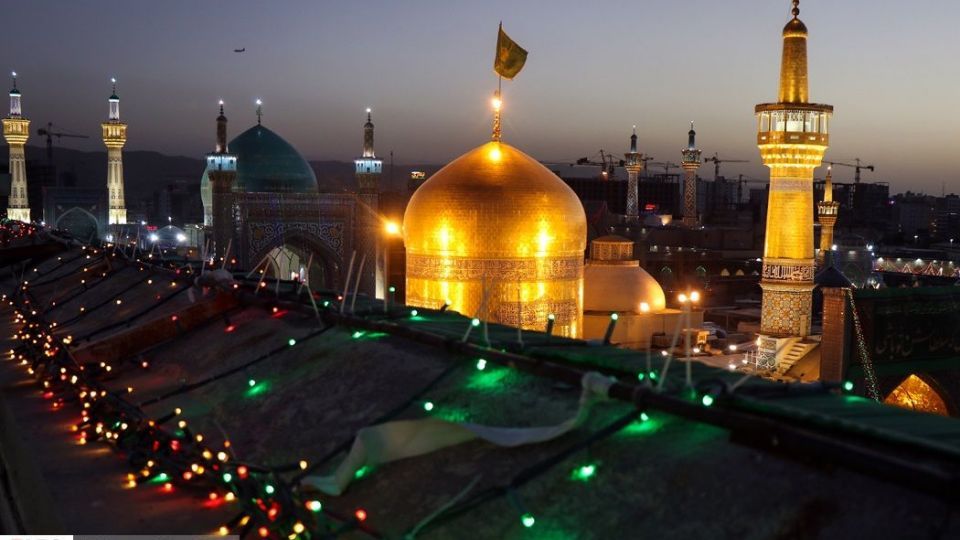 نقاره‌زنی در آستانه میلاد حضرت رضا(ع)