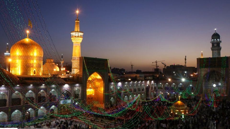 نقاره‌زنی در آستانه میلاد حضرت رضا(ع)