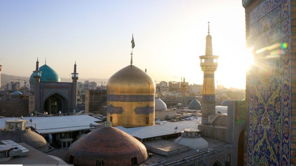 نقاره‌زنی در آستانه میلاد حضرت رضا(ع)