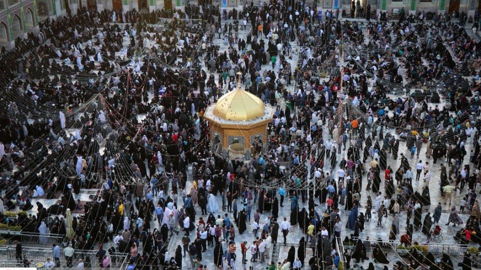 نقاره‌زنی در آستانه میلاد حضرت رضا(ع)