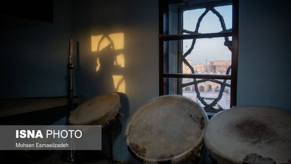 نقاره‌زنی حرم مطهر رضوی در آستانه میلاد باسعادت امام رضا(ع)