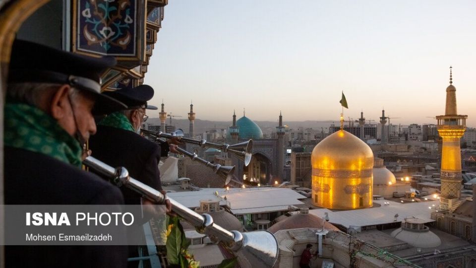 نقاره‌زنی حرم مطهر رضوی در آستانه میلاد باسعادت امام رضا(ع)