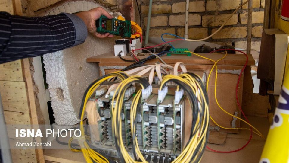 کشف و جمع آوری دستگاه استخراج رمزارز در منازل مسکونی - قم