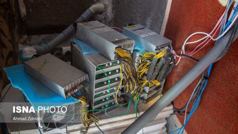 کشف و جمع آوری دستگاه استخراج رمزارز در منازل مسکونی - قم