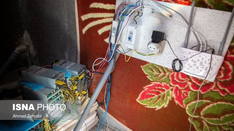 کشف و جمع آوری دستگاه استخراج رمزارز در منازل مسکونی - قم