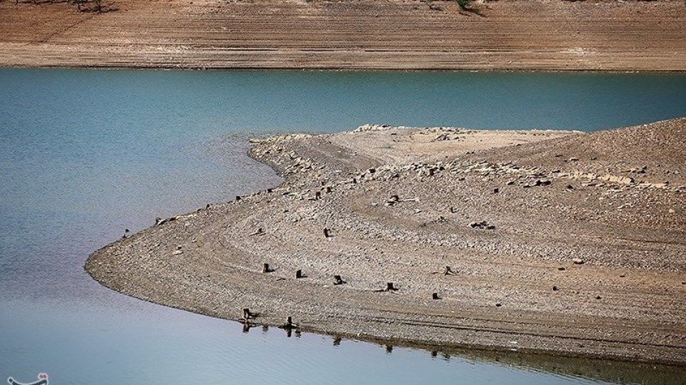 کاهش شدید آب سد اکباتان همدان