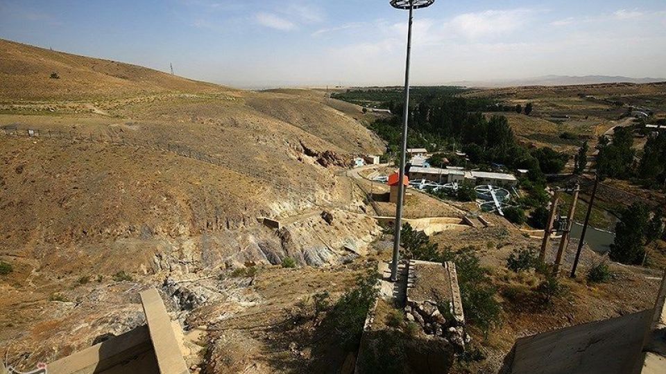 کاهش شدید آب سد اکباتان همدان