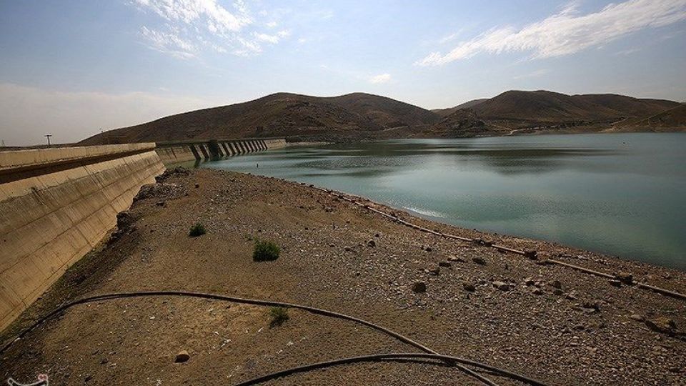 کاهش شدید آب سد اکباتان همدان