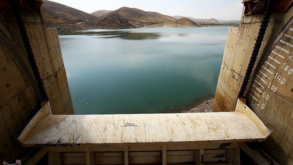 کاهش شدید آب سد اکباتان همدان