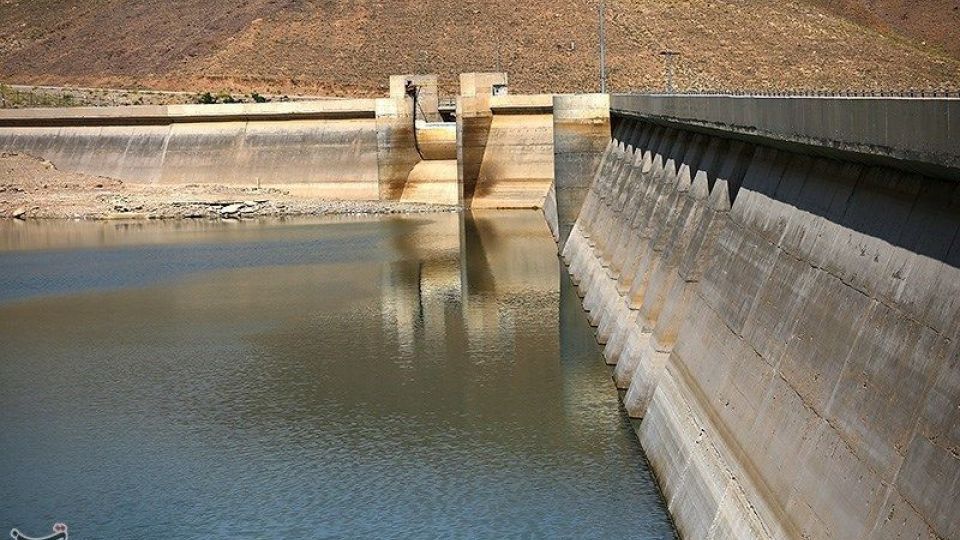 کاهش شدید آب سد اکباتان همدان