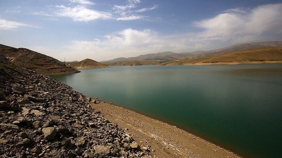 کاهش شدید آب سد اکباتان همدان