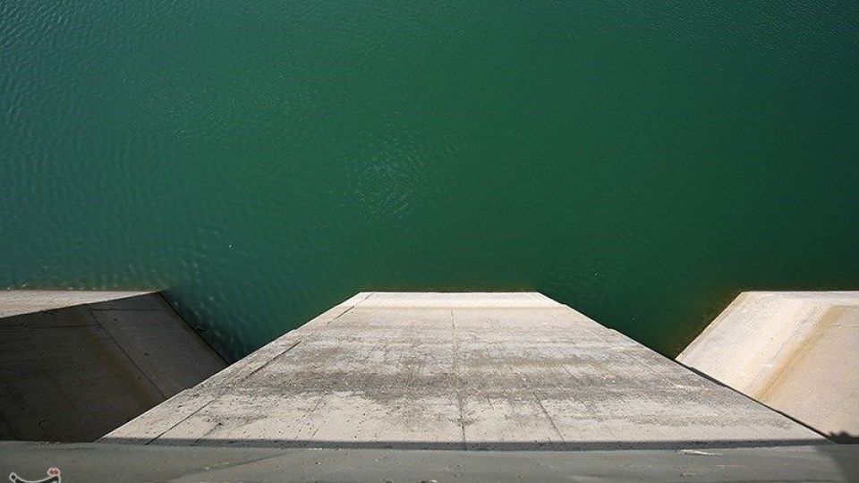 کاهش شدید آب سد اکباتان همدان