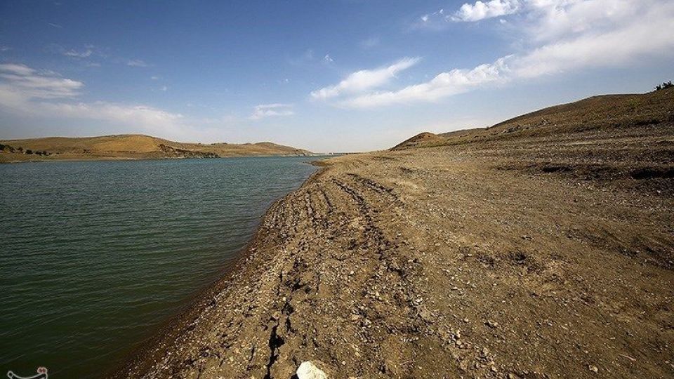 کاهش شدید آب سد اکباتان همدان