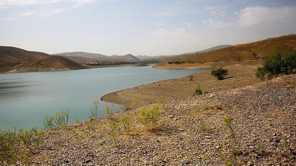 کاهش شدید آب سد اکباتان همدان