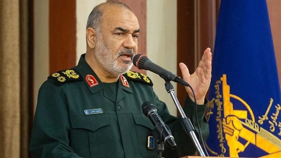 سرلشکر سلامی: سلاح‌های آتشبار دشمن در اطراف کشور آرایش گرفته‌اند امّا امنیت بر ایران حاکم است