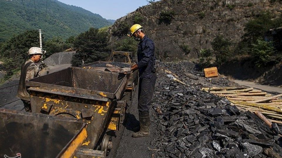 تخلف آشکار دولت در واگذاری پهنه‌های معدنی