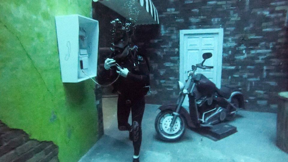 عمیق‌ترین استخر غواصی جهان