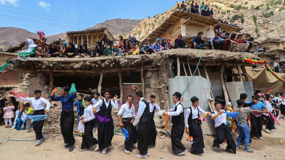 مراسم عروسی در روستای سرآقاسید