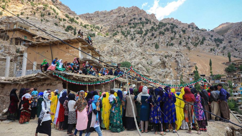 مراسم عروسی در روستای سرآقاسید