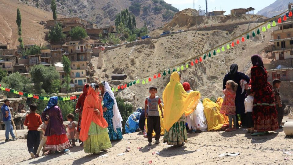 مراسم عروسی در روستای سرآقاسید