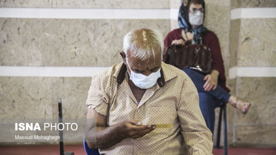 آغاز واکسیناسیون عمومی کوو برکت - اراک و سمنان