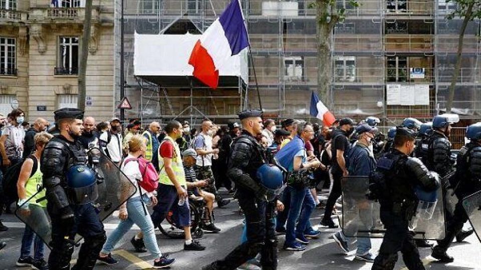 فرانسوی ها علیه طرح دولت این کشور دست به تظاهرات زدند