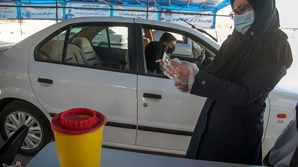 تزریق خودرویی واکسن کرونا در کرمانشاه