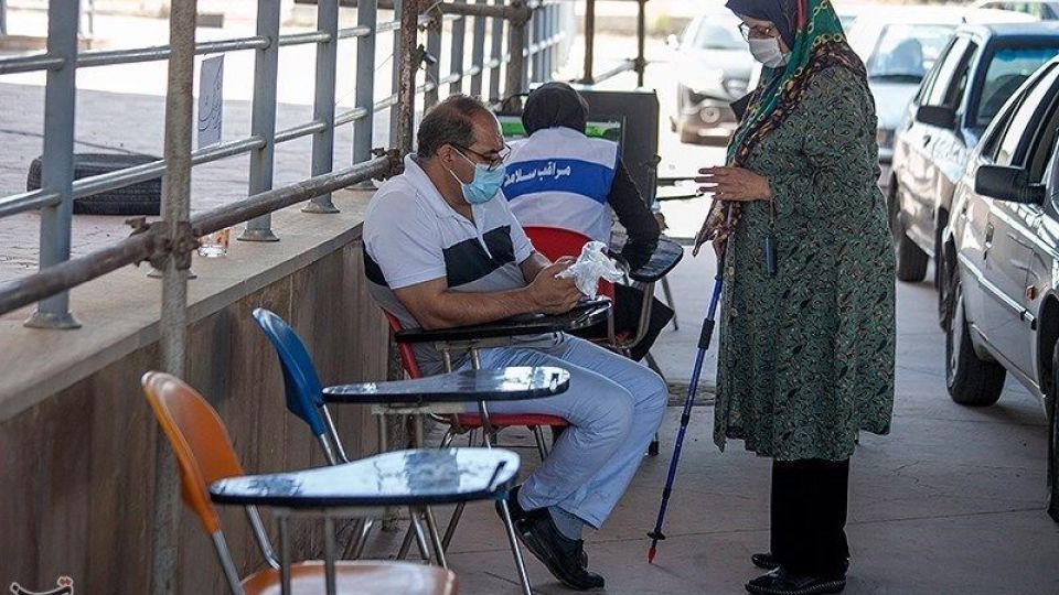 تزریق خودرویی واکسن کرونا در کرمانشاه