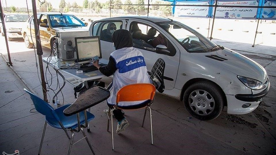 تزریق خودرویی واکسن کرونا در کرمانشاه