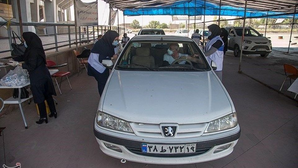تزریق خودرویی واکسن کرونا در کرمانشاه